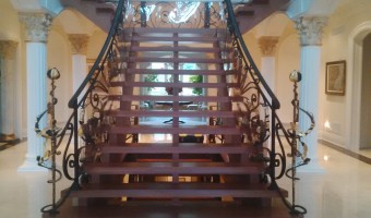 An Essential Checklist When Looking to Hire Stair Builders